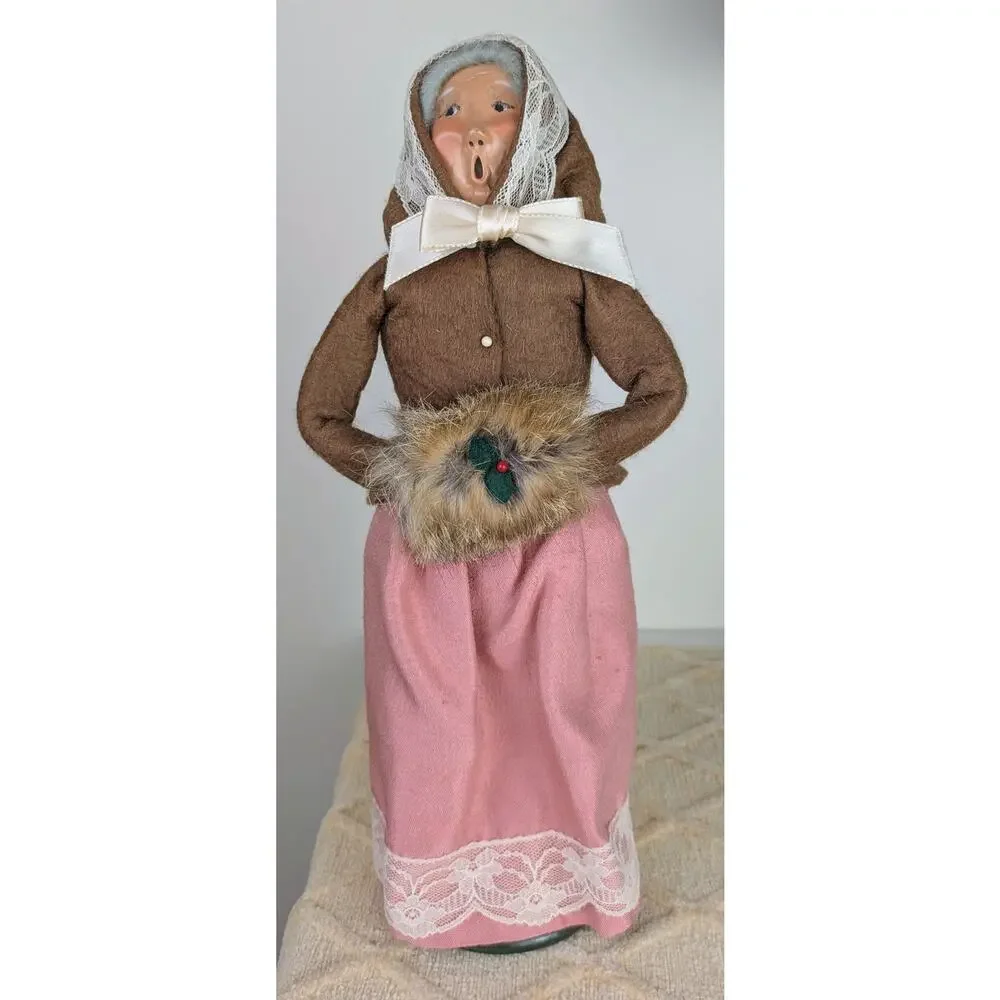 Byers' Choice Caroler Vintage 1988 Woman Pink Skirt w/ Lace Fur Muff Brown Coat